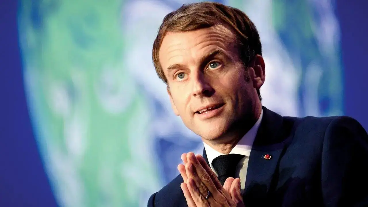 Macron calls for talks, says military action in Strait of Hormuz “unrealistic”